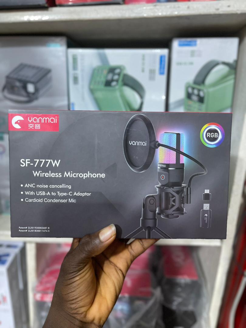 Yanmai SF-777W 2.4G Wireless Gaming Microphone